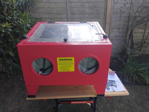 Hilka sand blasting cabinet - sand,
